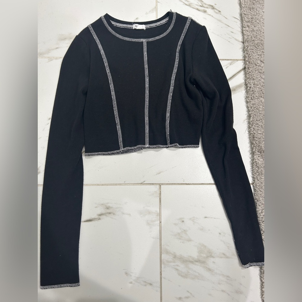 GARAGE black and white long sleeve